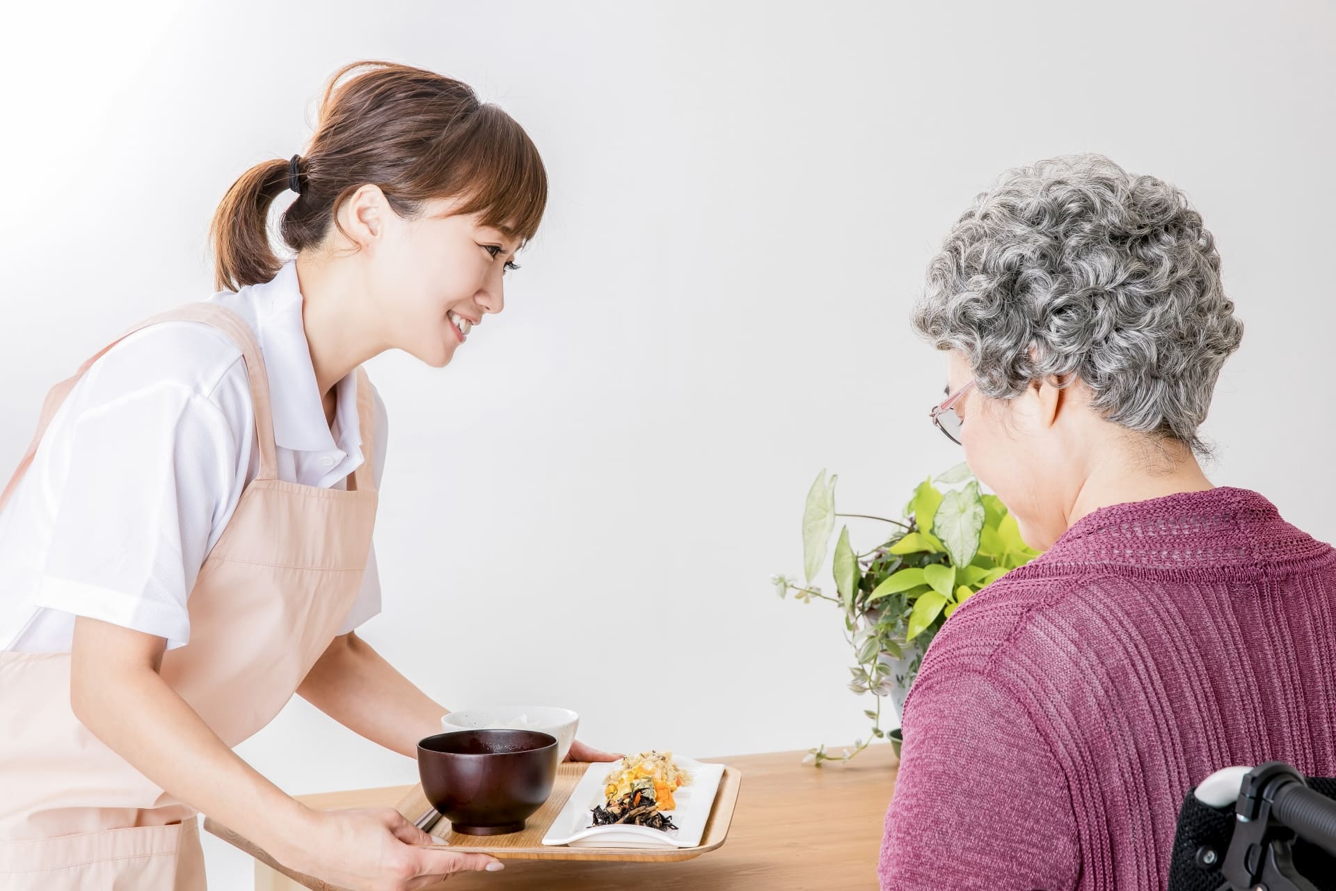 老後の食生活を豊かにする老人ホームの食事と献立表